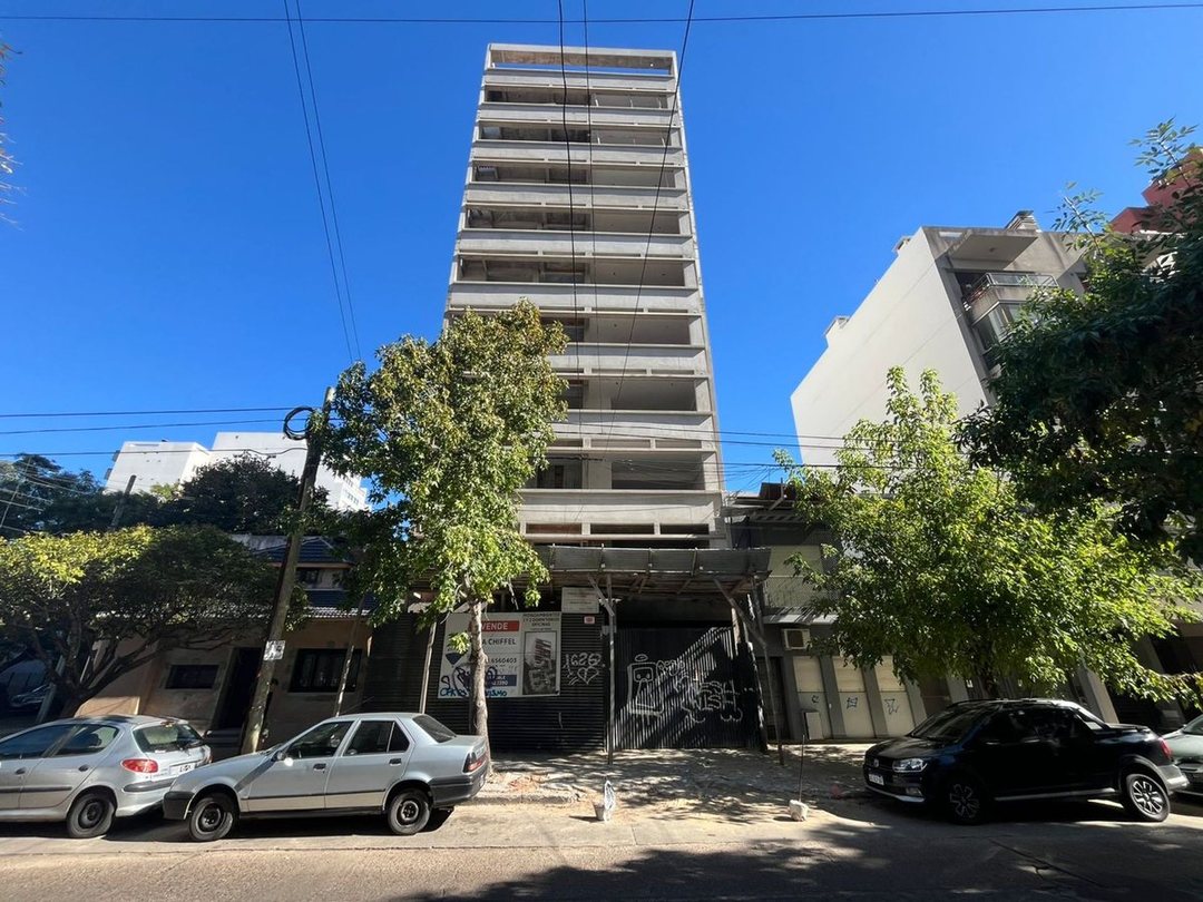 COCHERA CUBIERTA EN VENTA LA PLATA