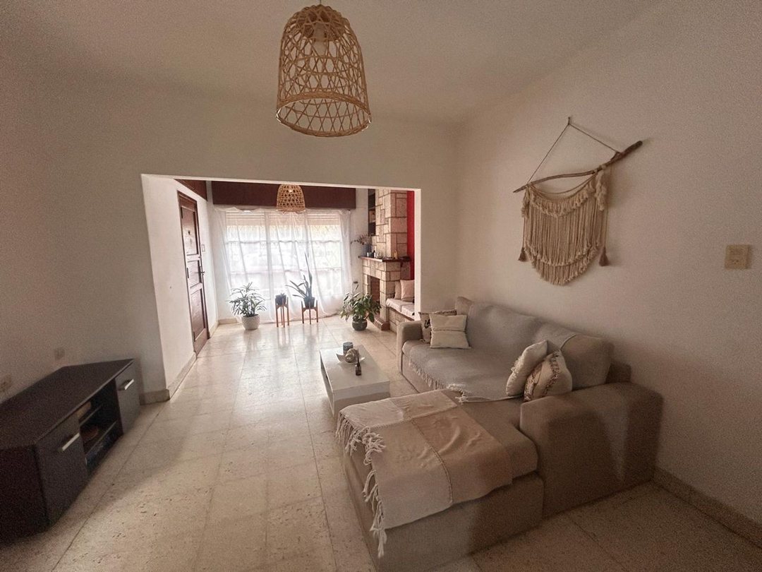 VENTA CASA 3 DOR EN B° JARDIN APTA CREDITO