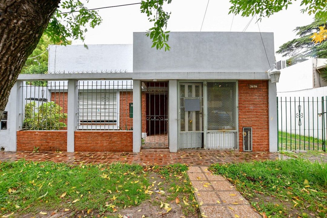 Venta Casa 2 Dormitorios Patio y Cochera Gonnet
