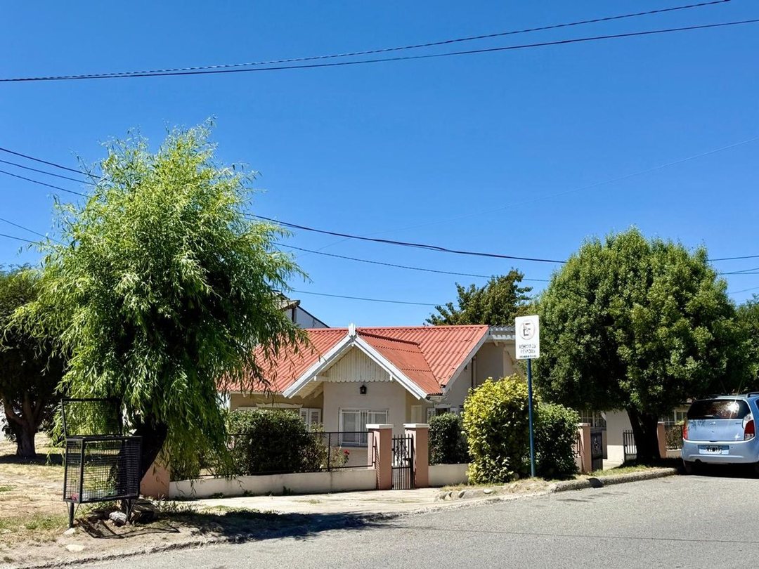 Casa c/2 UF céntrico, apto desarrollo, doble calle