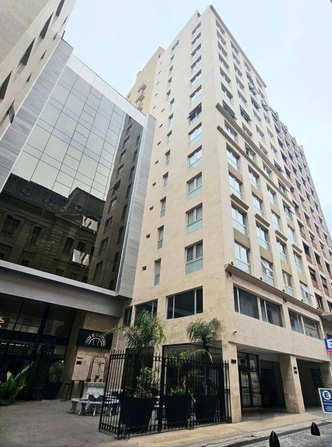VENTA MONOAMBIENTE MONSERRAT AMOBLADO