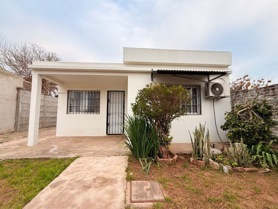 VENTA CASA 3 AMBIENTES ITUZAINGO NORTE