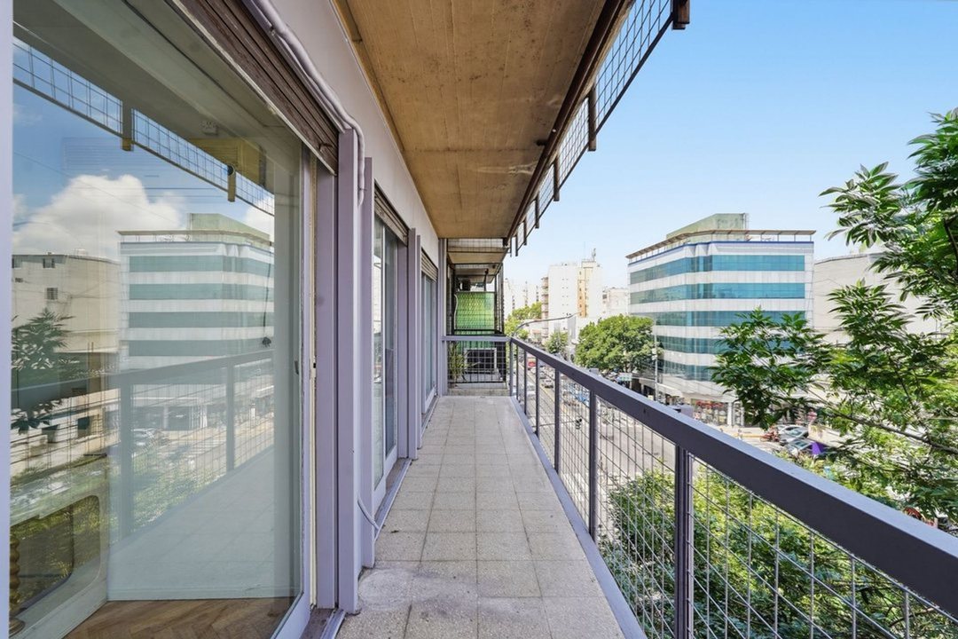 DEPARTAMENTO 4 AMBIENTES VENTA FLORES BALCON