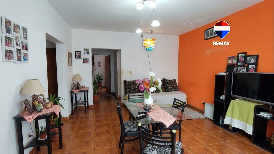 CASA EN ALQUILER BARRIO AUTÓDROMO CON GARAGE
