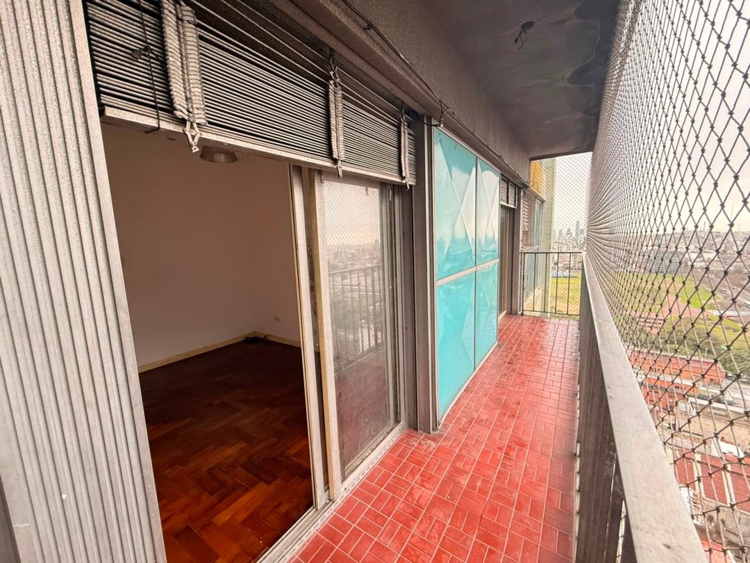 VENTA DPTO. 4 AMB. P. PATRICIOS BALCÓN APTO C.