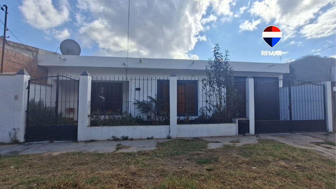 CASA EN VENTA BARRIO AUTÓDROMO CON GARAGE