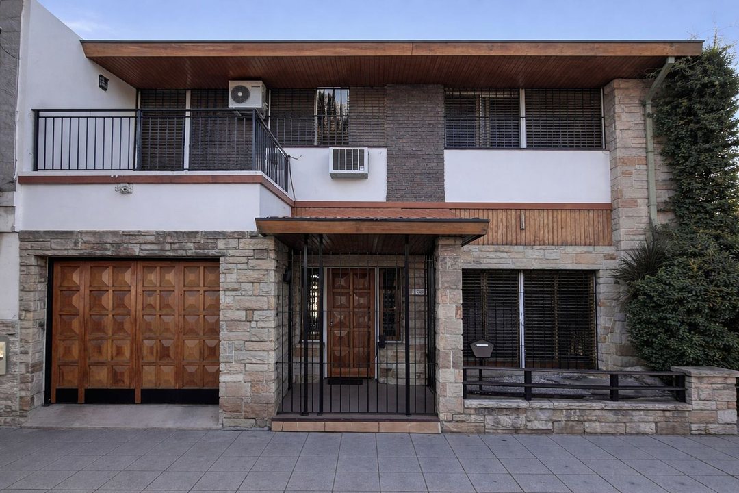 VENTA CASA 5 AMBIENTES RAMOS MEJIA CENTRO