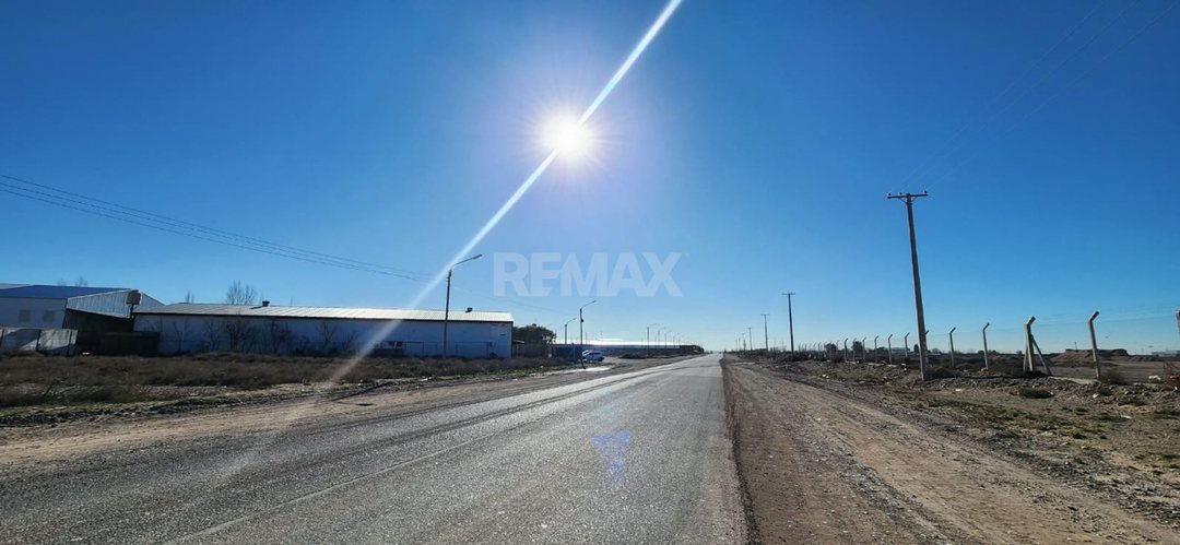 EN VENTA LOTE PARQUE INDUSTRIAL CENTENARIO 1350M2
