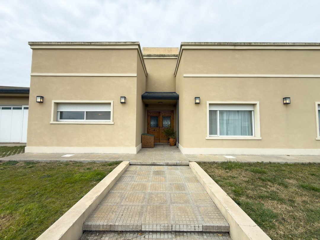 VENTA CASA ZONA EN CRECIMIENTO - OLAVARRIA