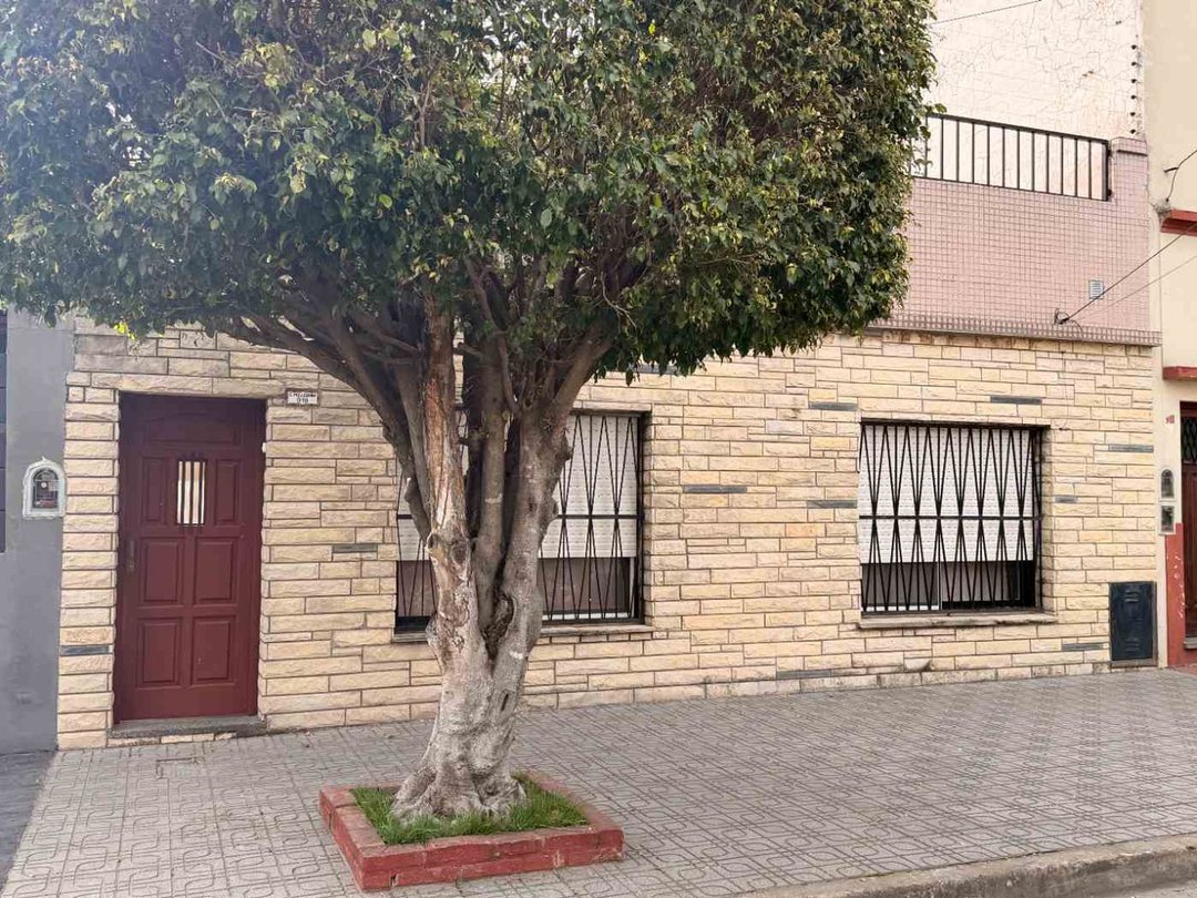 CASA MULTIFAMILIAR EN VENTA,  FLORIDA APTO CREDITO