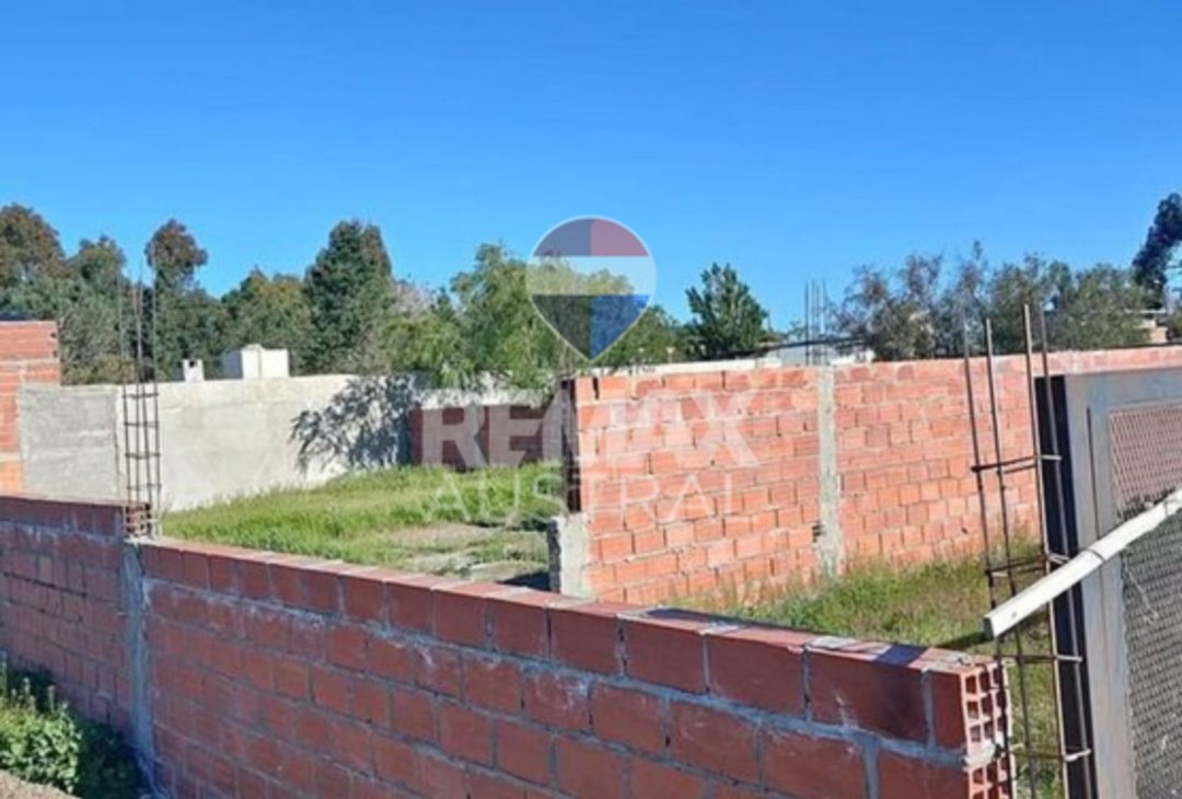 TERRENO EN LOS 3 PINOS CON PLATEA DE 100MTS2