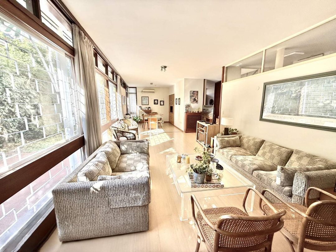 VENTA CASA 5 AMB  PARRILA JARDIN VICENTE LOPEZ