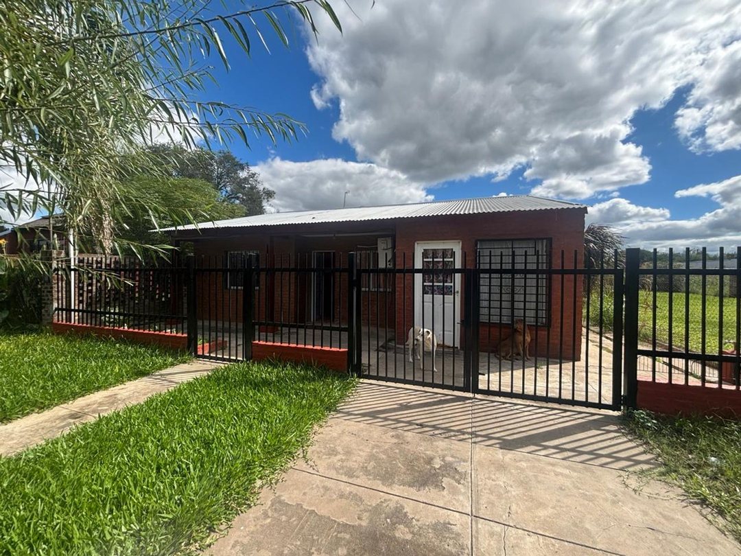 HERMOSA CASA EN Bo. "LOS PARAISOS", CORONDA