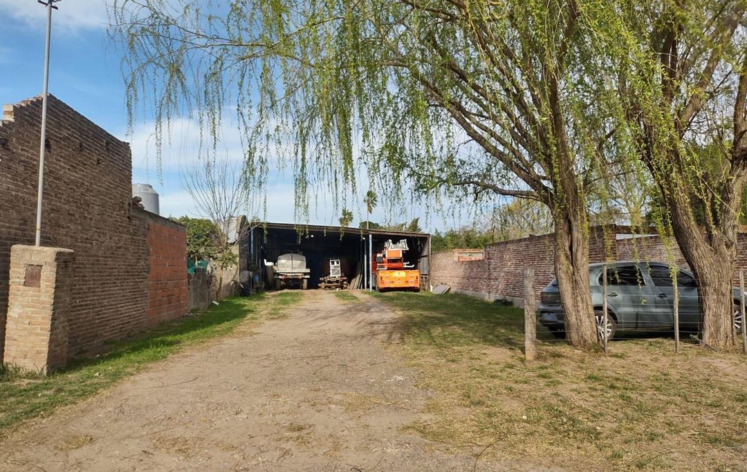 VENTA GALPÓN CON FRENTE ABIERTO