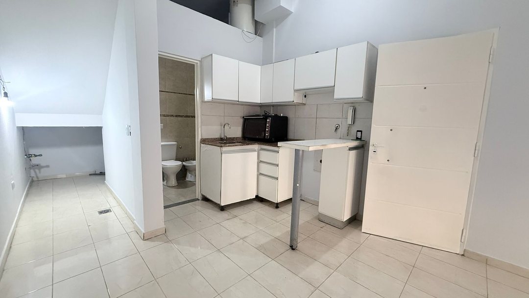 ALQUILA MONO AMB CENTRO CASEROS 26m2