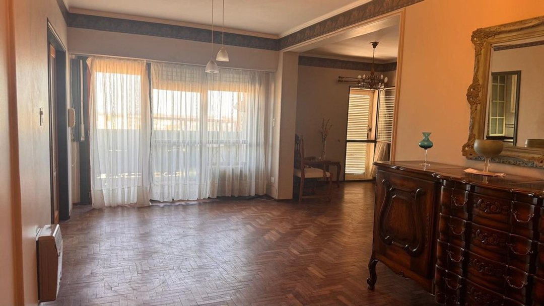 VENTA DEPARTAMENTO CENTRICO 3 DORMITORIOS +COCHERA