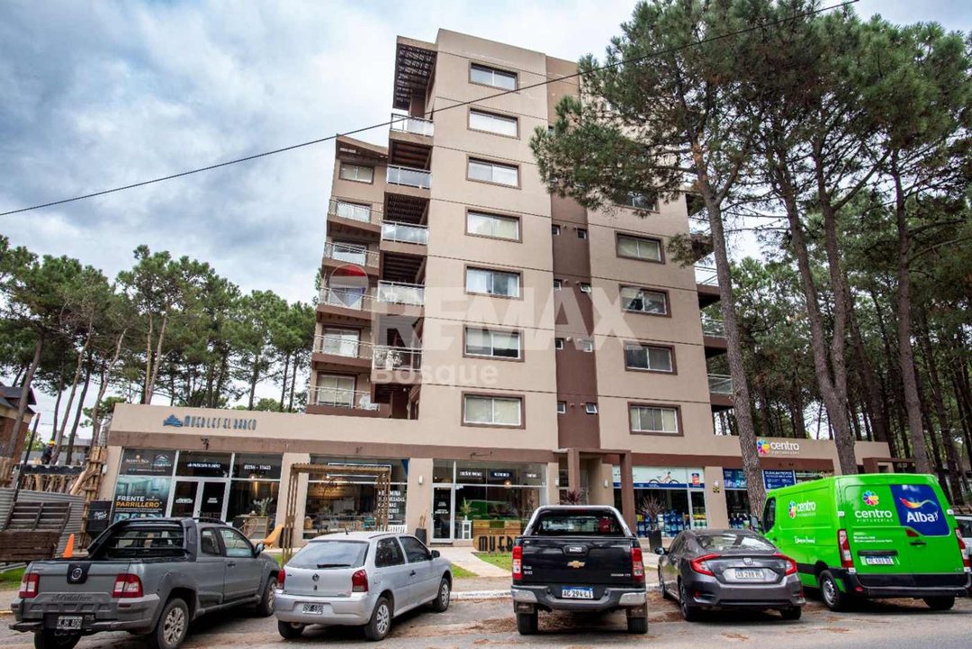 VENTA DE DEPARTAMENTO CÉNTRICO EN PINAMAR