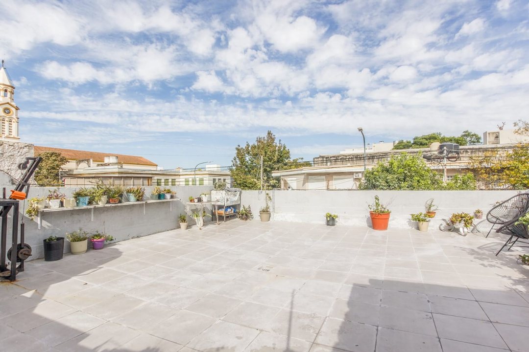 CASA VENTA 4 AMBIENTES VELEZ ESP COMERCIAL TERRAZA