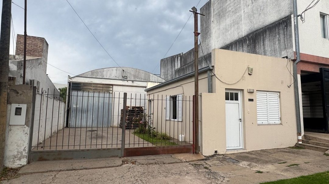 VENTA GALPÓN COMERCIAL+ OFICINA/B° ILOLAY RAFAELA