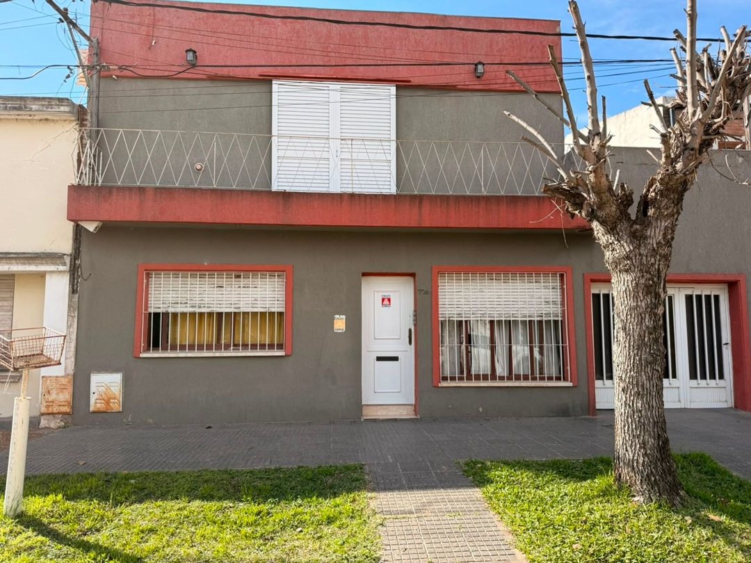 VENTA CASA 4 DORMIT 2 BAÑOS Y 2 COCHERAS GUADALUPE