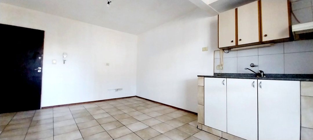 Venta departamento 1 Dormitorio con balcón UNR
