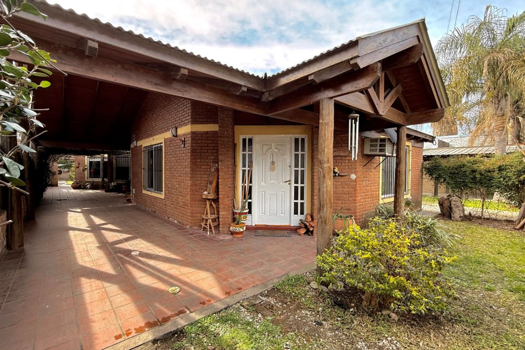 CASA EN VENTA 3 DORMITORIOS EN RICARDONE