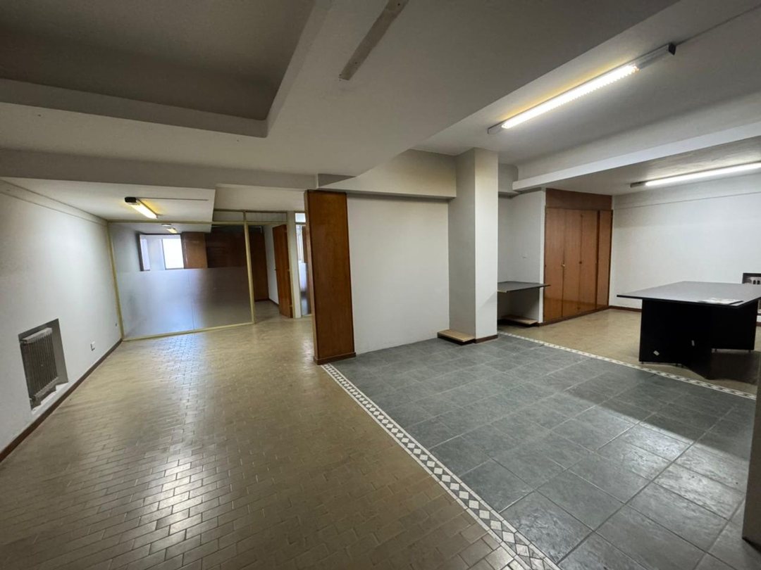 ALQUILER OFICINA 148 M2. EN AV GNRL PAZ. B CENTRO