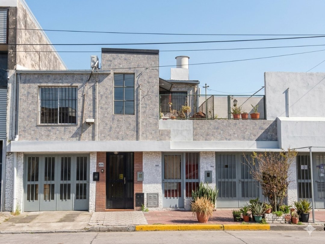 VENTA /DEPARTAMENTO P.A. /3 DORMITORIOS /SERVICIOS