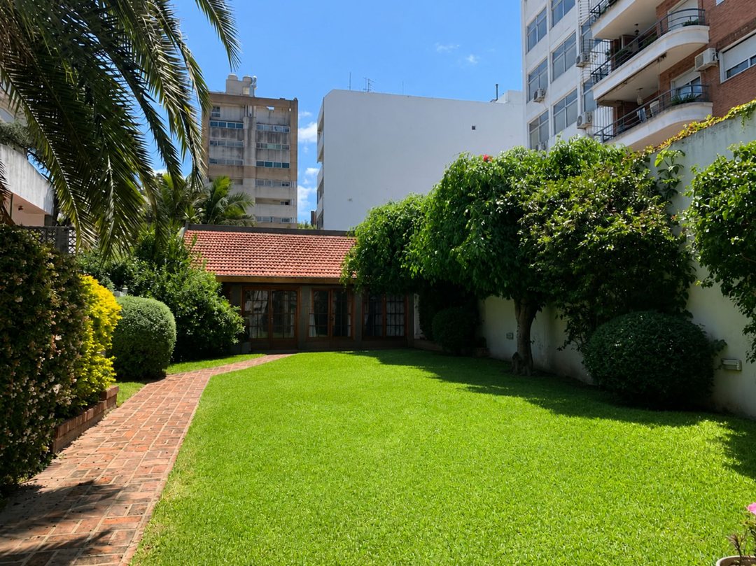 VENTA CASA 5 AMB - PARQUE - QUINCHO San Martin