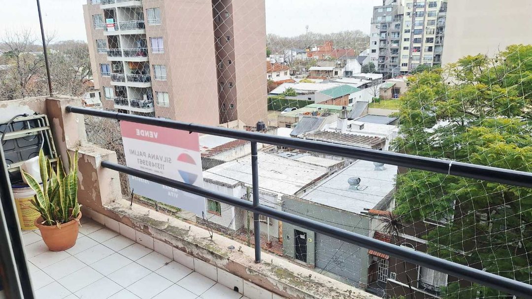 VENTA DEPARTAMENTO 2 AMB BALCON FRENTE MORON SUR