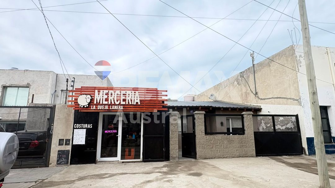 Casa 3 dormitorios mas local comercial