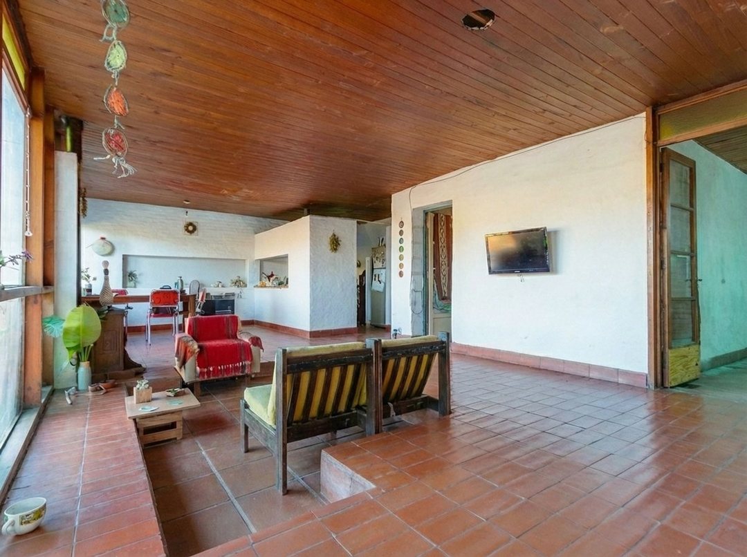VENTA DE CASA DE 3 DORMITORIOS Y 600 MTS DE JARDIN