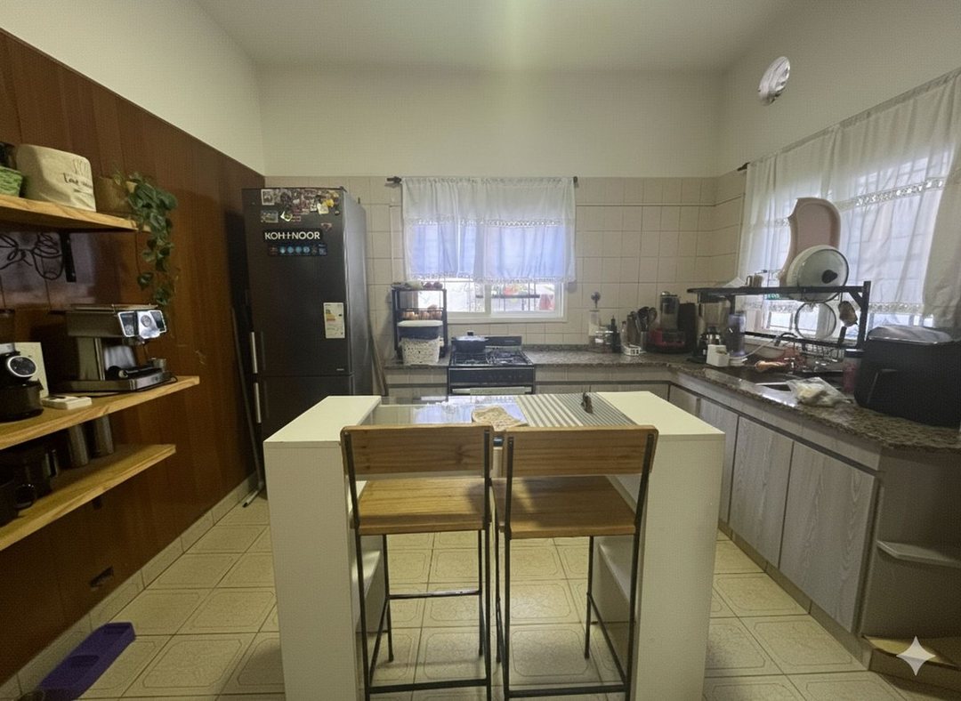 EXCELENTE CASA EN BANFIELD. APTA CREDITO