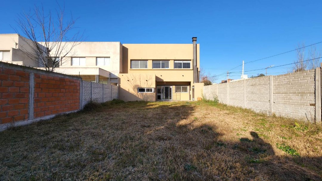 VENTA DE CASA EN MANUEL B GONNET