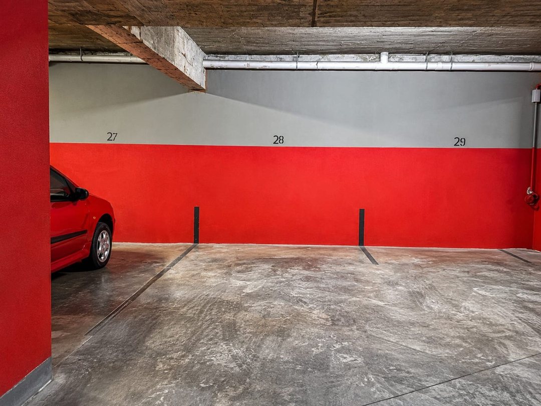 Venta de cochera en Lomas de Zamora en zona centro