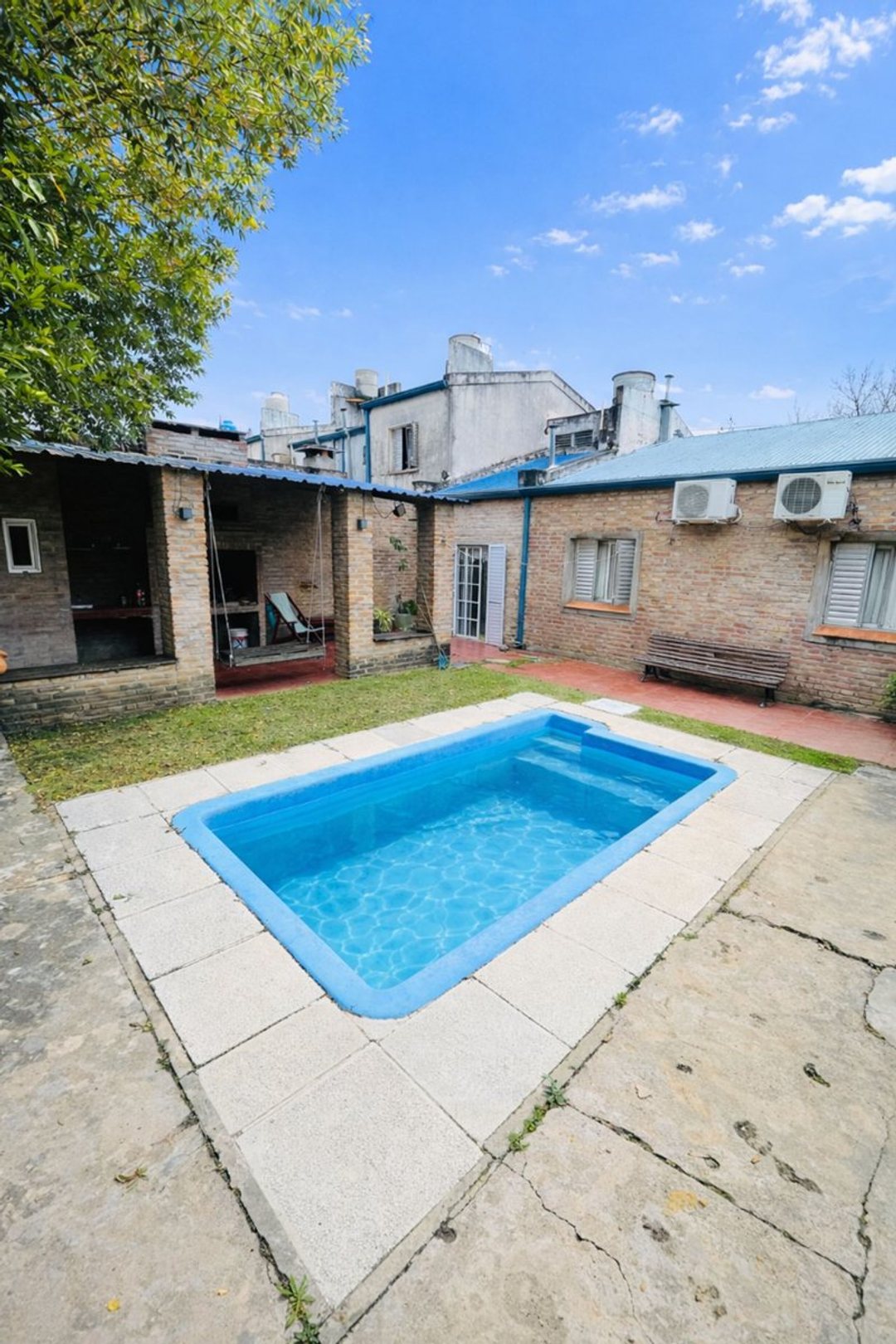 HERMOSA CASA A PASOS DEL HOSPITAL DE NIÑOS.