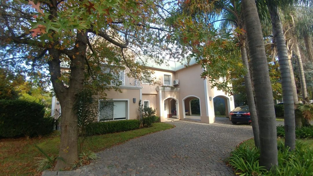 VENTA CASA BARRIO CAMPOS DE ALVAREZ EXC UBICACION