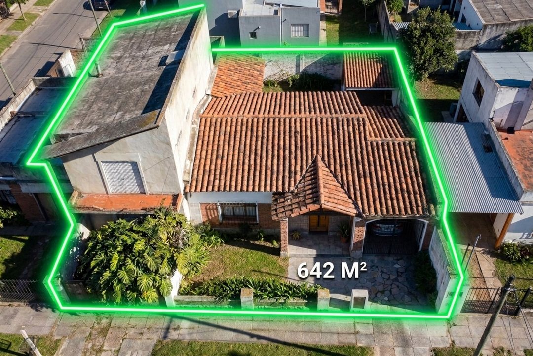 VENTA 2 LOTES DE 642 M² C/CASA A RECICLAR CASTELAR