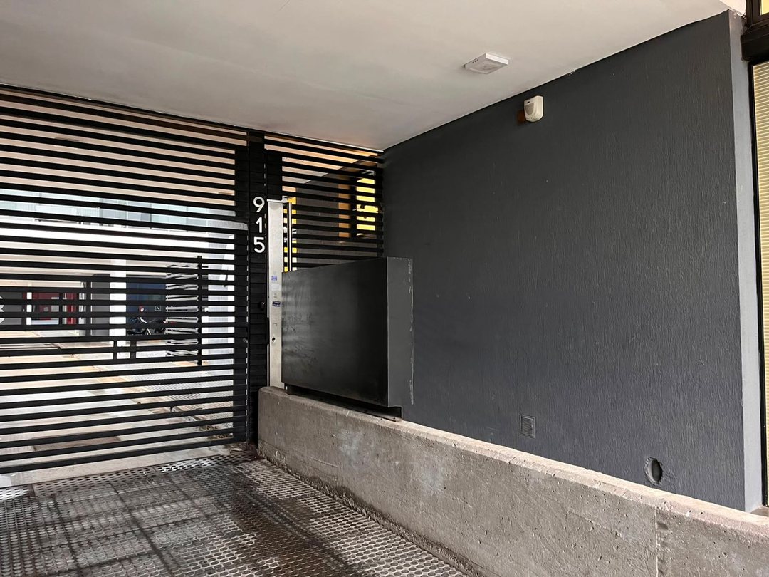 ALQUILER/1 DORMITORIO/COCHERA/SERVICIOS.