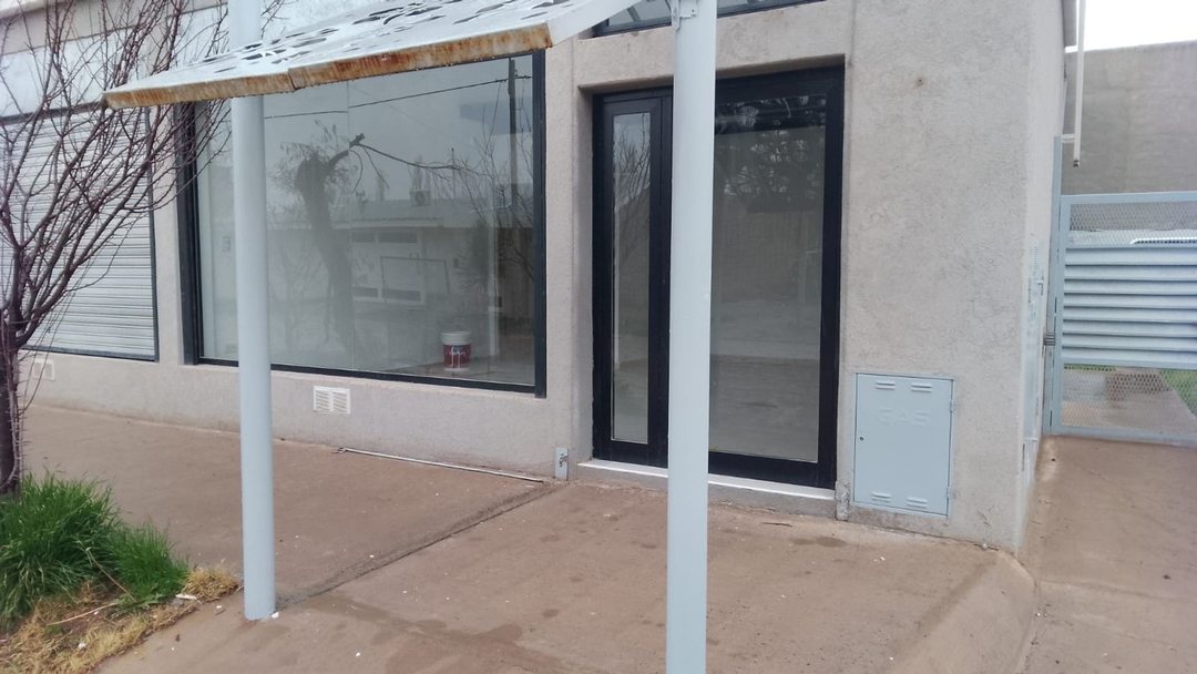 SALON COMERCIAL PLOTTIER