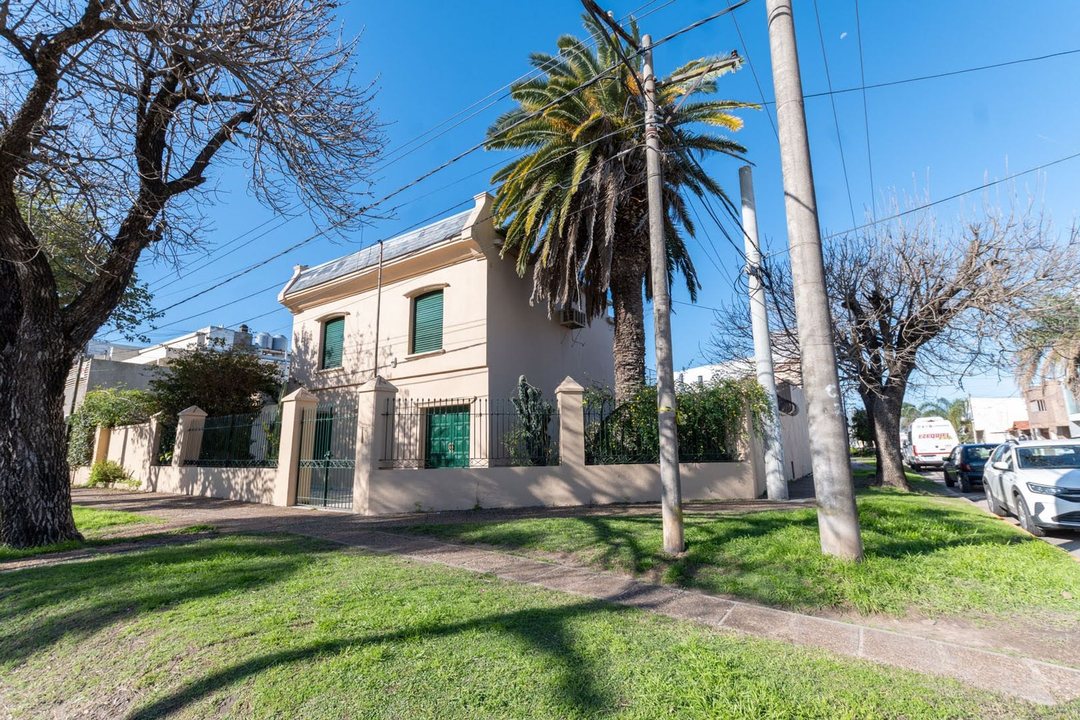 CASA SANTO TOME 4 DORM C/PILETA