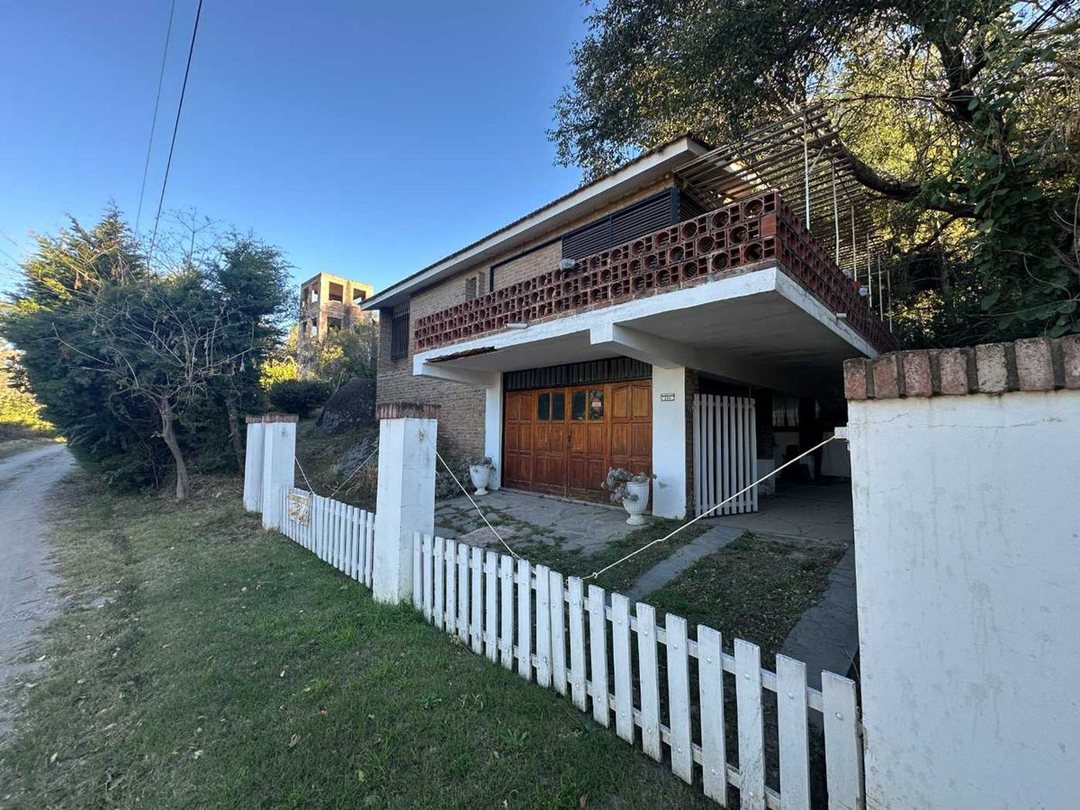 VENTA CASA VILLA DEL LAGO 3 DORM 2 BAÑOS AMOBLADA