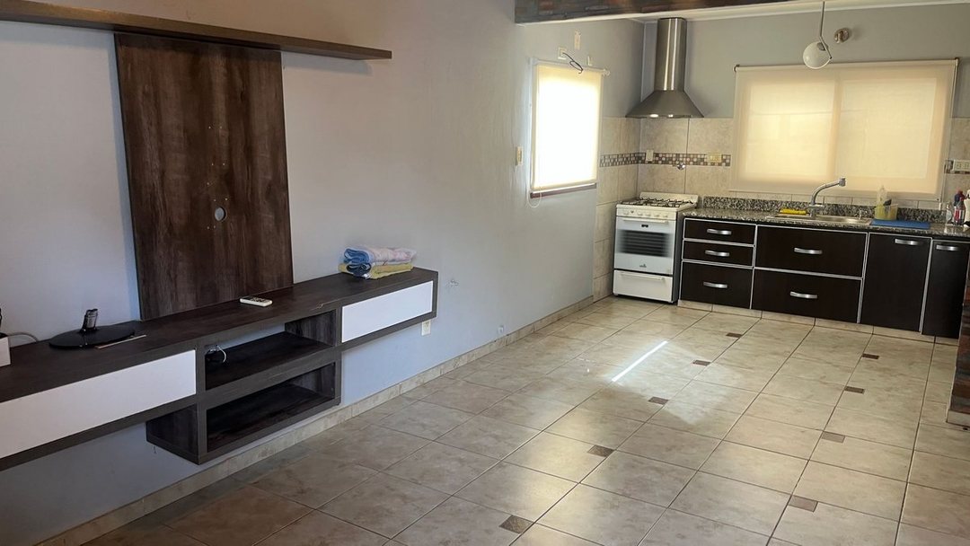 CASA EN CASEROS 6 AMB MULTIFAMILIAR PERMUTA