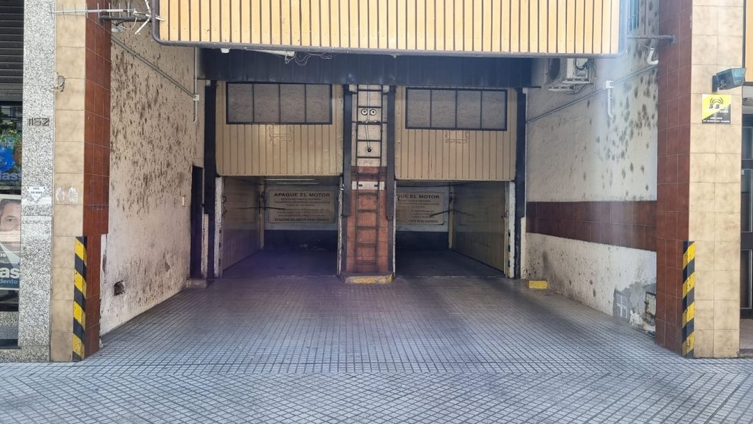 VENTA COCHERA ZONA CENTRO
