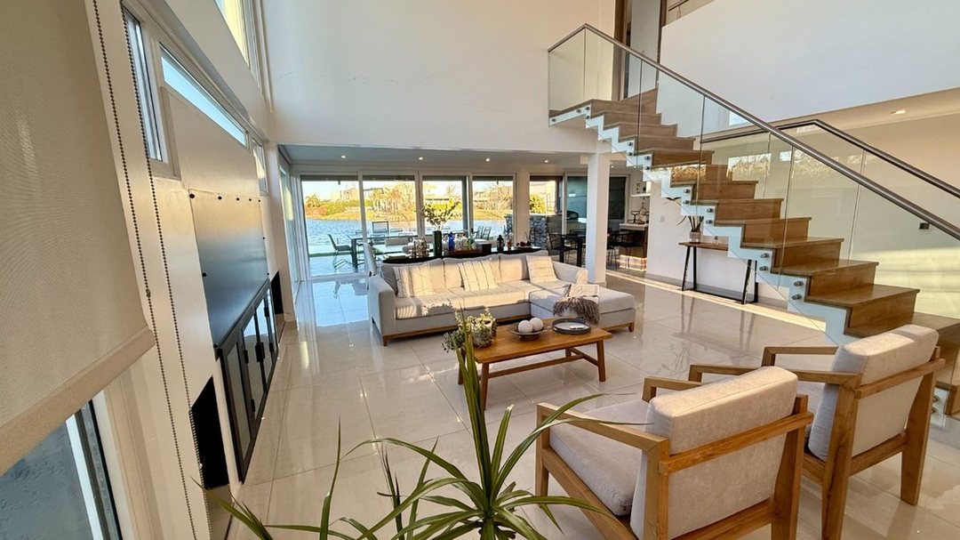VENTA CASA 5 AMB CANTON ISLAS PISCINA A LA LAGUNA