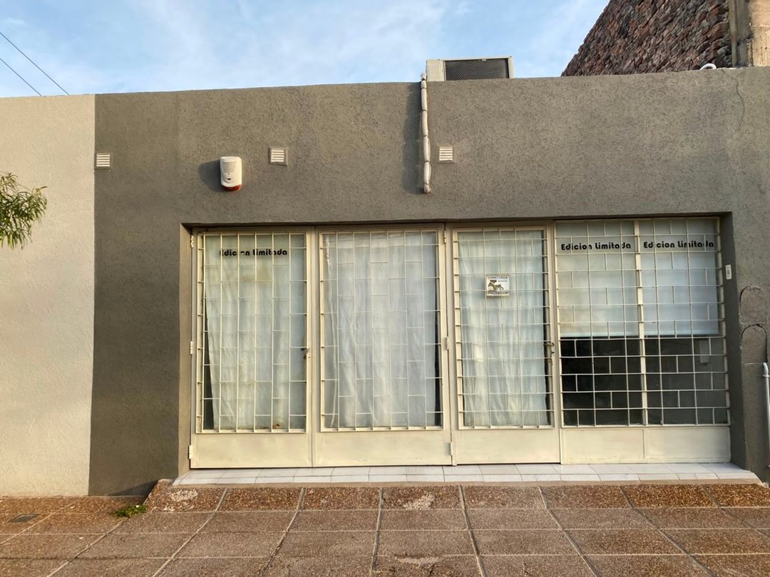 SE ALQUILA LOCAL COMERCIAL EN MARIA SELVA