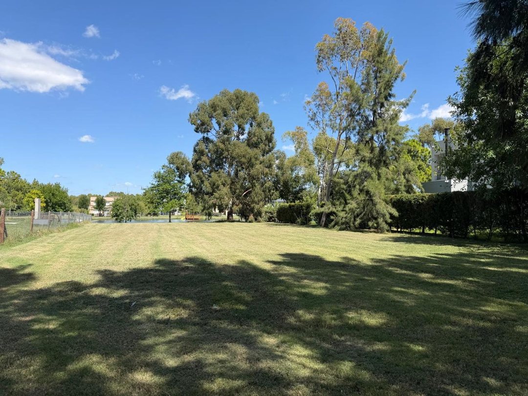 LOTE EN VENTA EN MIRALAGOS