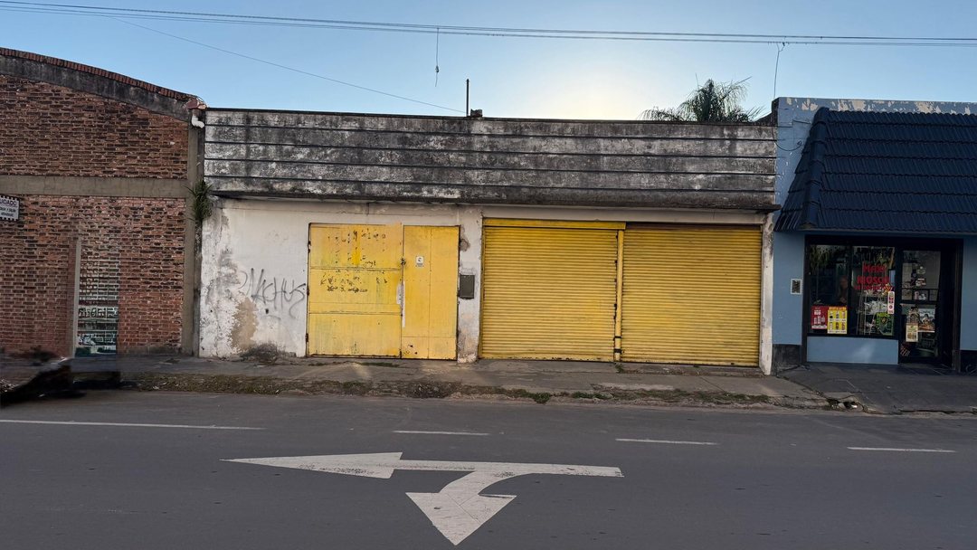 DEPOSITO A RESTAURAR EN VENTA SOBRE CALLE COLON