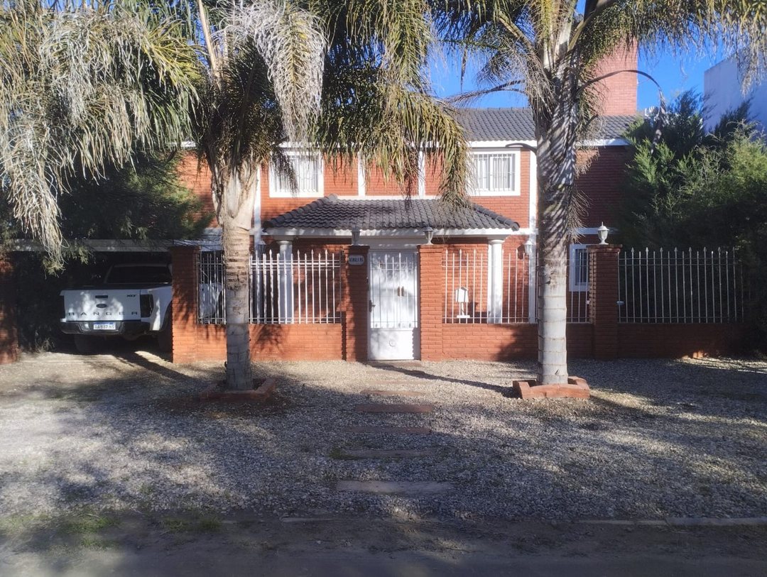 VENDO CASA 500 M2  ALTA GRACIA 3 DORM PILETA QUINC