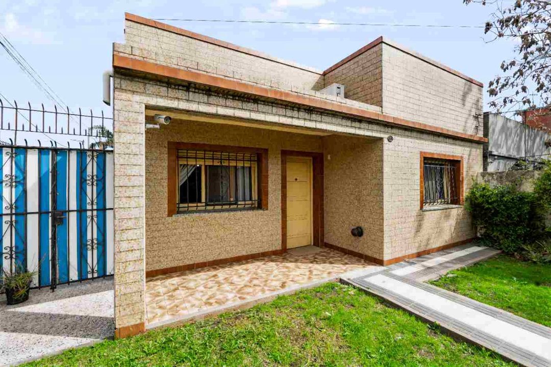 VENTA CASA 3 AMB EN SOLANO, QUILMES